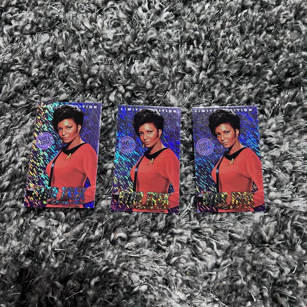 STAR TREK HOLOGRAPHIC UHURA